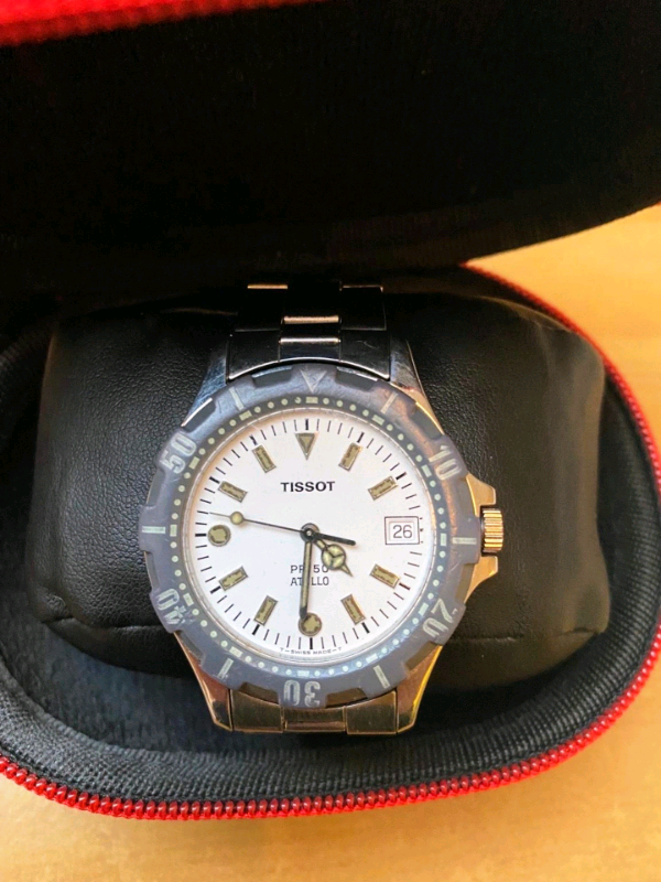 is apple watch series 5 waterproof